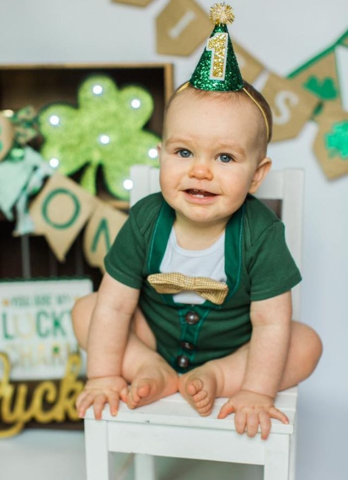 Macacão verde, primeiro aniversário do dia de São Patrício, fotos de bebê